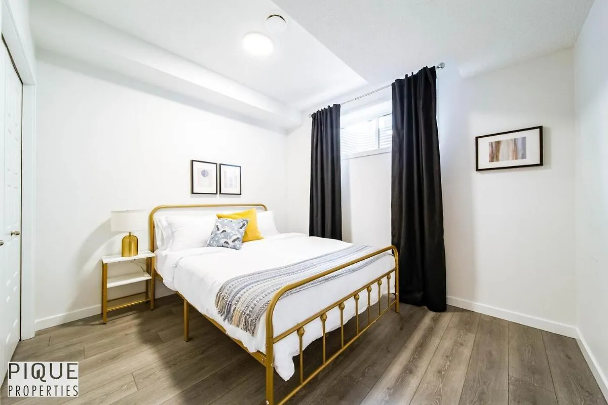 אדמונטון New-The Suite Life-2Bd-King Bed-Wem & Yeg Airport 0*,  קנדה
